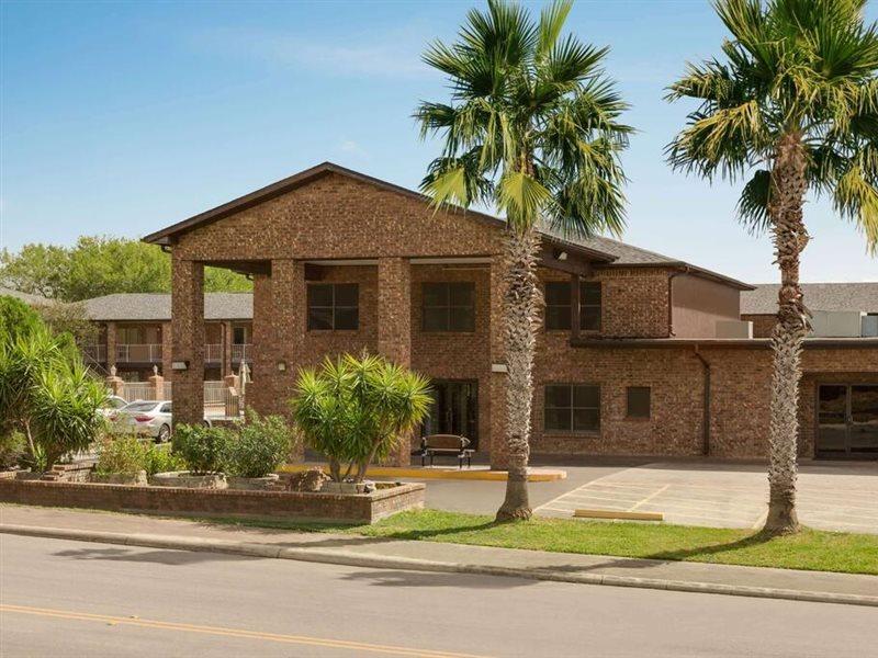 Super 8 By Wyndham Universal City Eksteriør billede