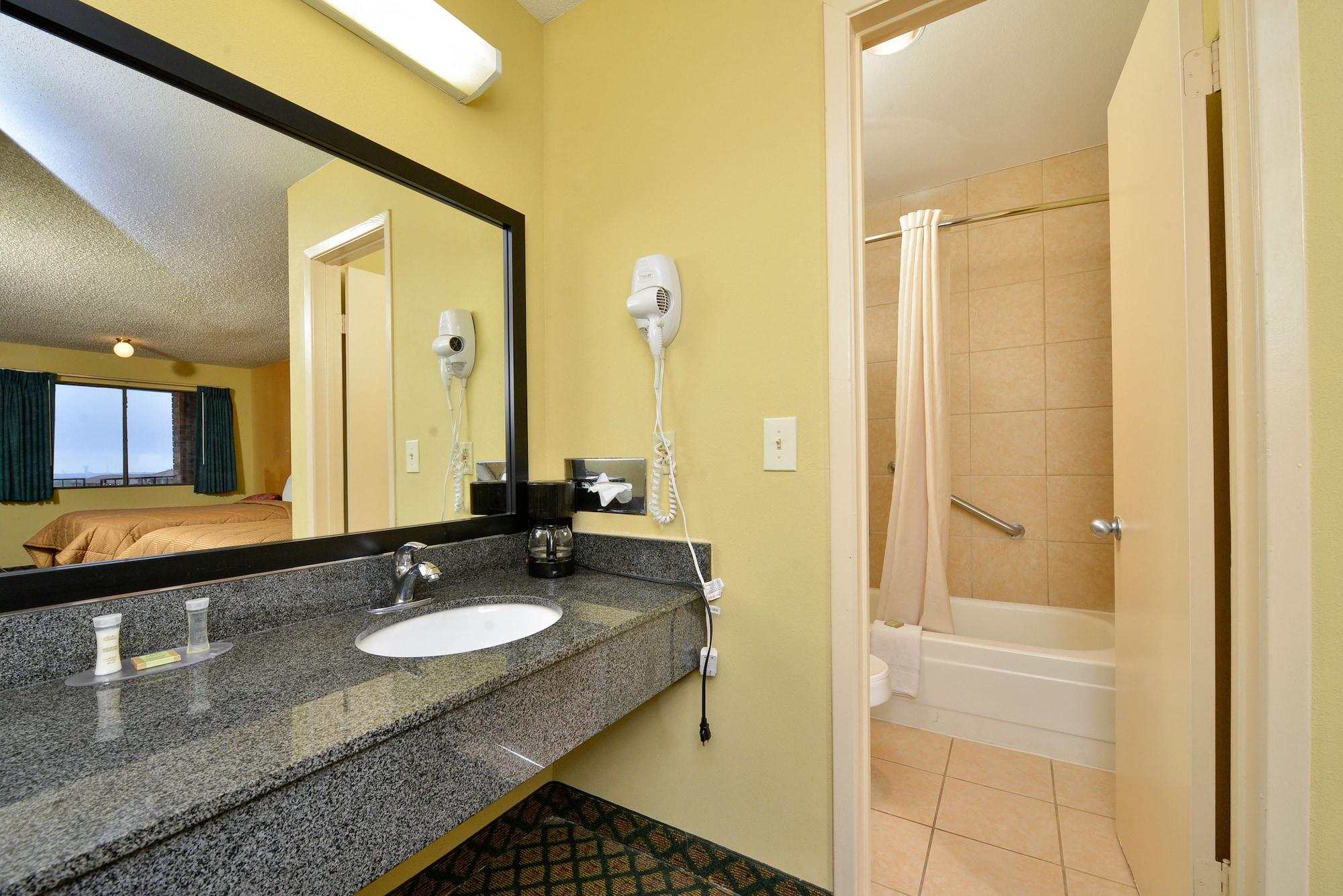 Super 8 By Wyndham Universal City Eksteriør billede