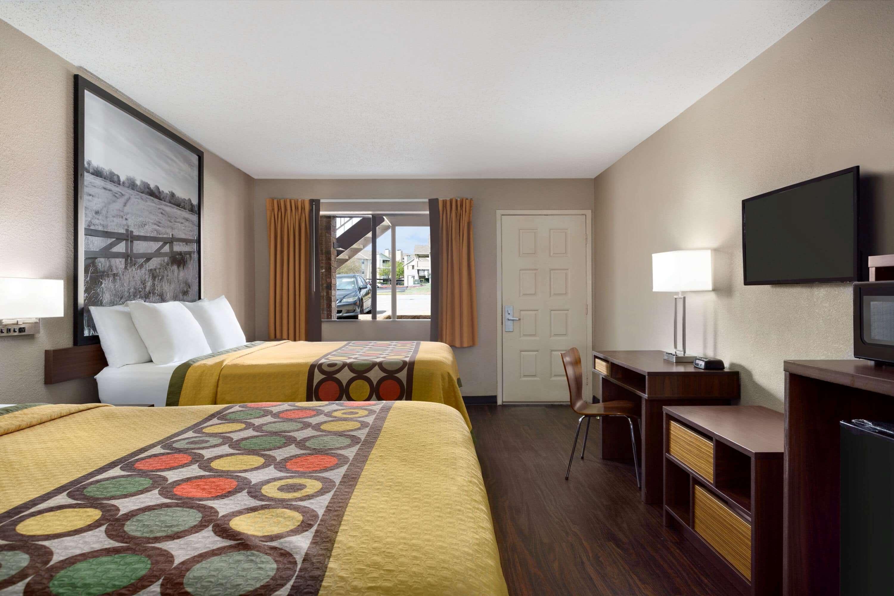Super 8 By Wyndham Universal City Eksteriør billede