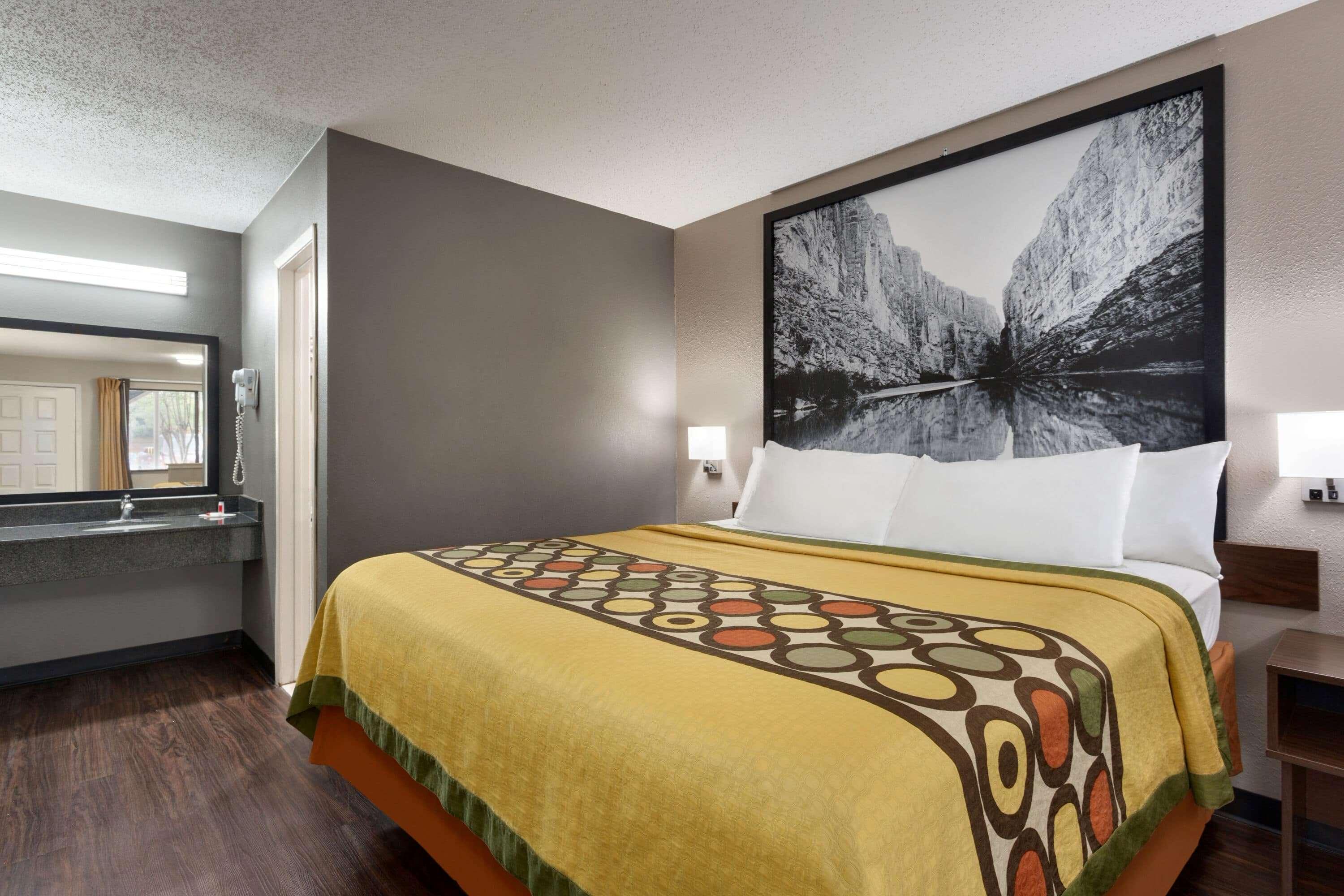 Super 8 By Wyndham Universal City Eksteriør billede