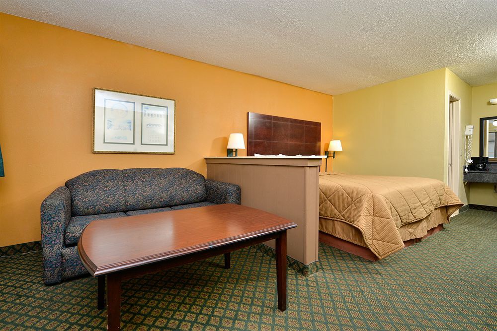 Super 8 By Wyndham Universal City Eksteriør billede