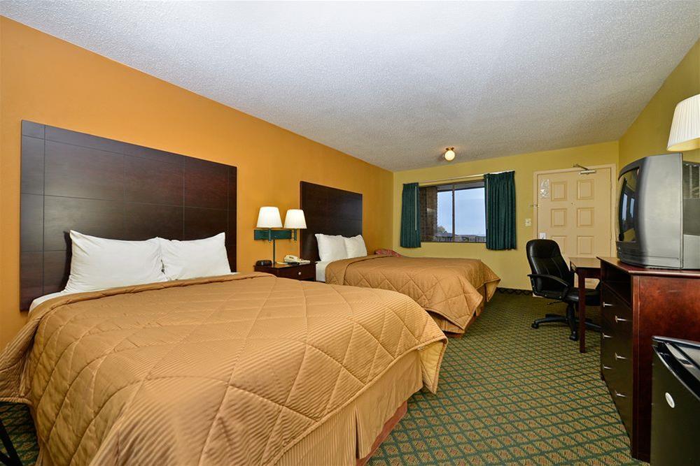 Super 8 By Wyndham Universal City Eksteriør billede